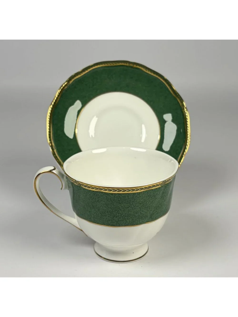1991 Wedgwood Crown Emerald Bone China Tea Cup & Saucer Made in England